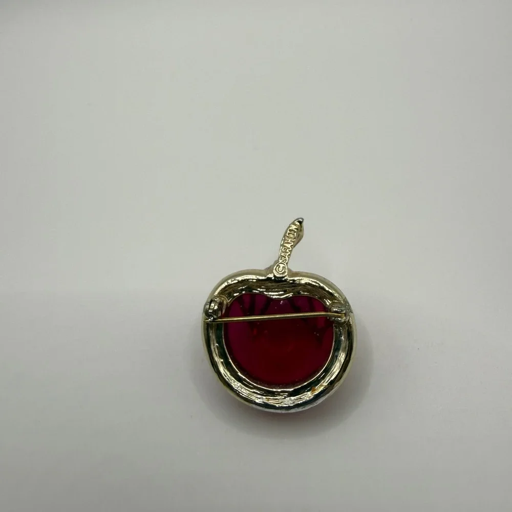 Sarah Coventry Vintage Red Jelly Belly Apple Brooch Gold Tone Fruit Pin